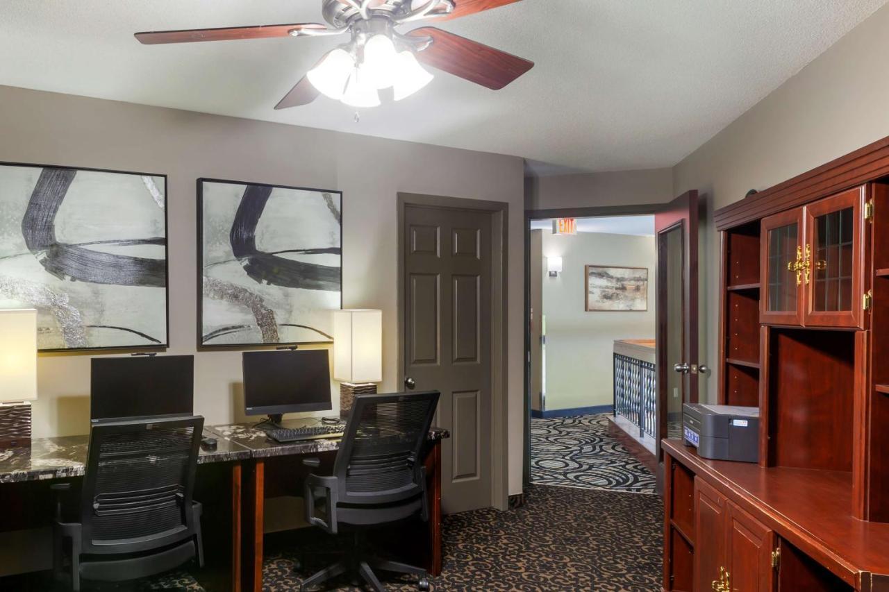 Best Western Plus Orillia Hotel Экстерьер фото