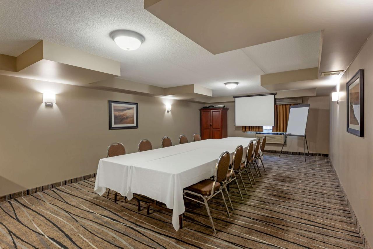 Best Western Plus Orillia Hotel Экстерьер фото