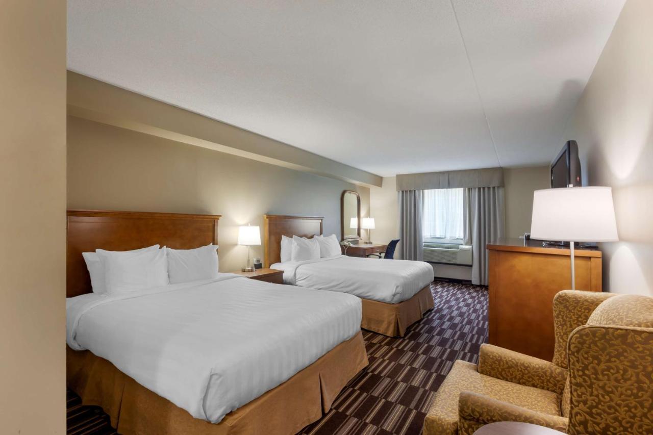Best Western Plus Orillia Hotel Экстерьер фото