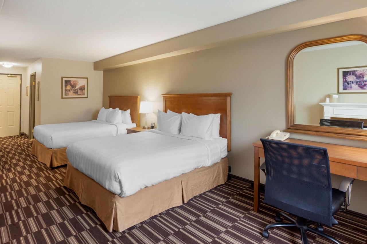 Best Western Plus Orillia Hotel Экстерьер фото
