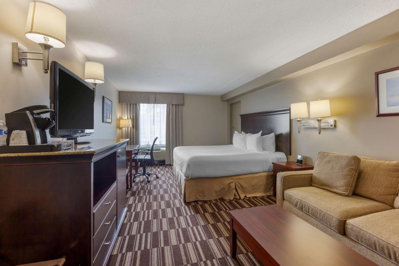 Best Western Plus Orillia Hotel Экстерьер фото