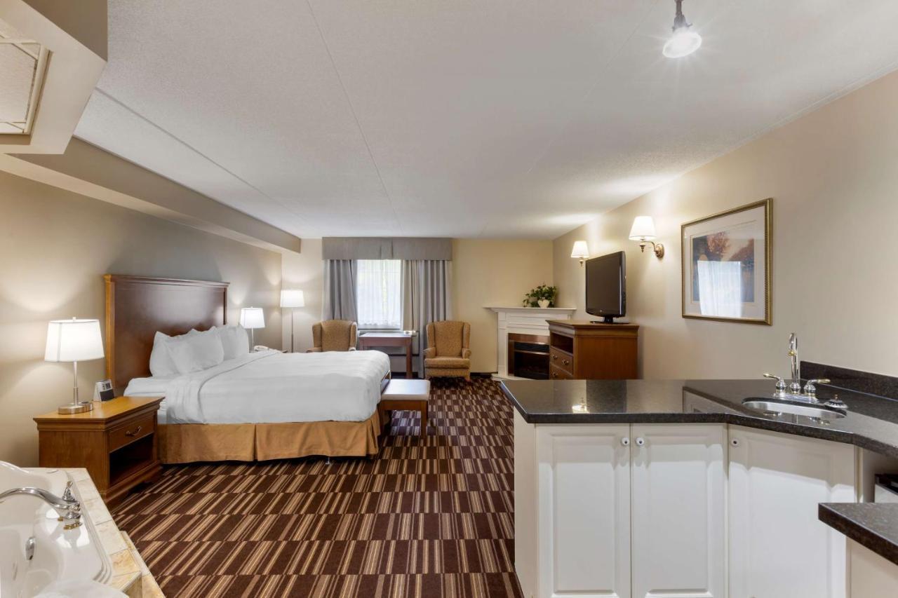 Best Western Plus Orillia Hotel Экстерьер фото