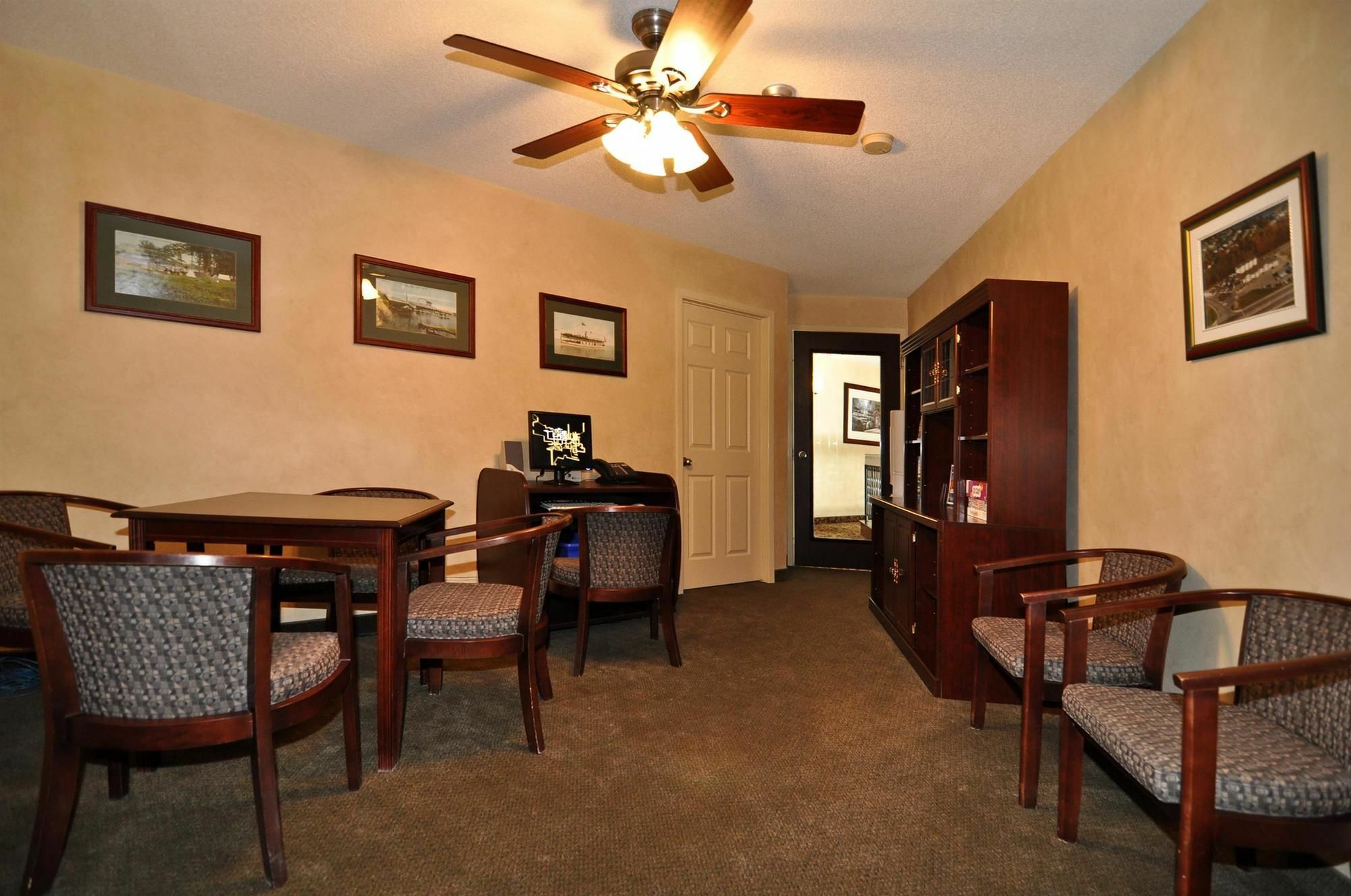 Best Western Plus Orillia Hotel Экстерьер фото