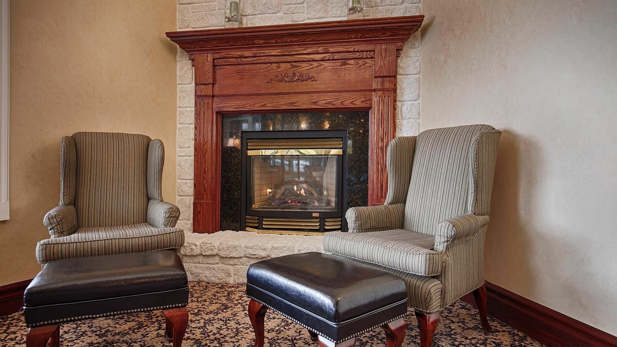 Best Western Plus Orillia Hotel Экстерьер фото