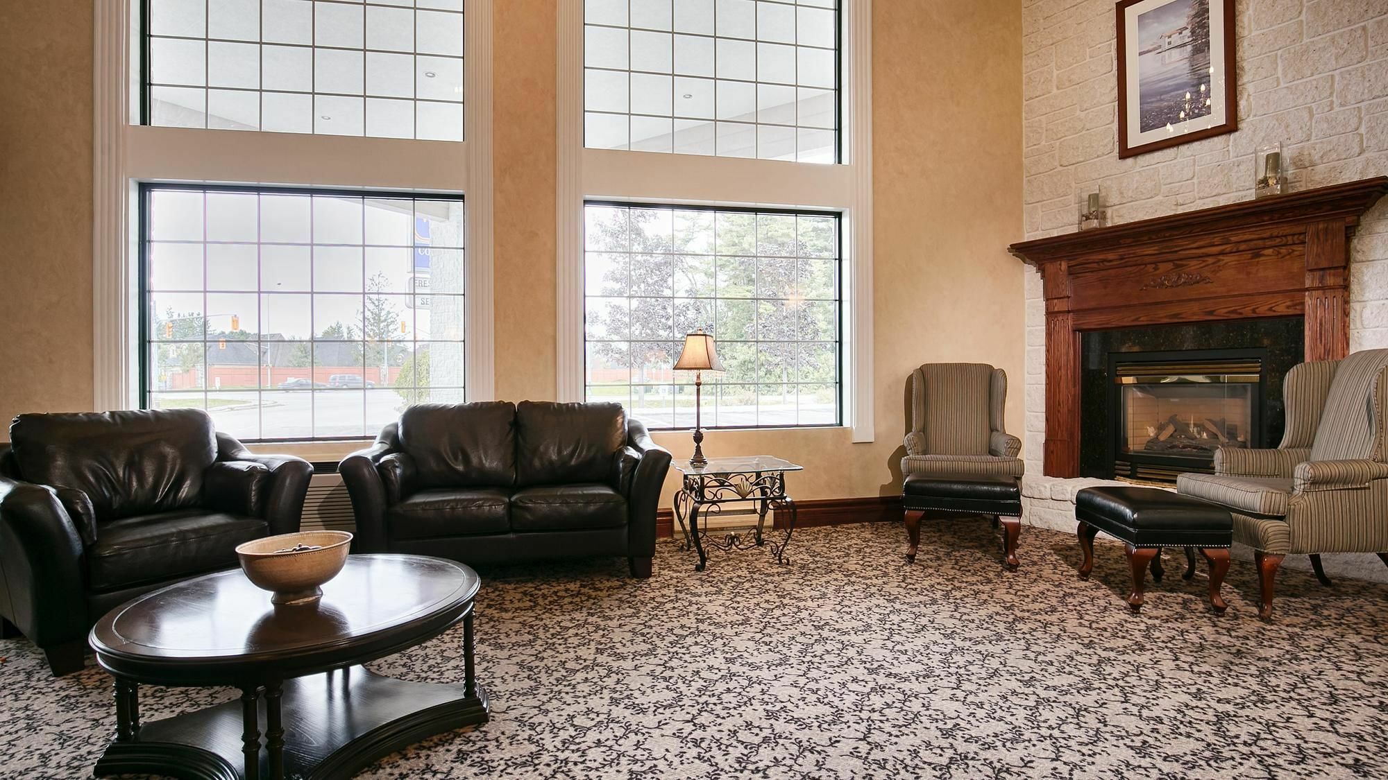 Best Western Plus Orillia Hotel Экстерьер фото