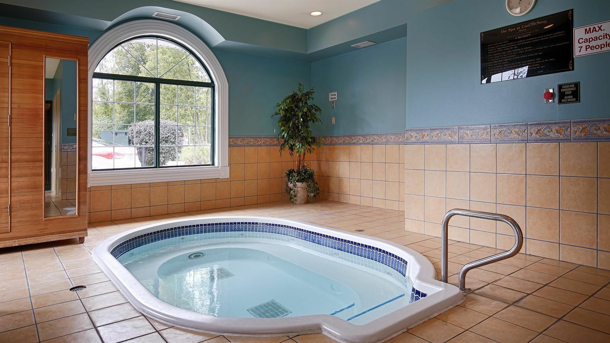 Best Western Plus Orillia Hotel Экстерьер фото